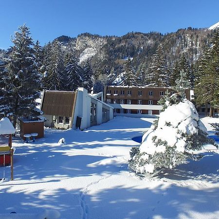 Hotel Gruesch ภายนอก รูปภาพ