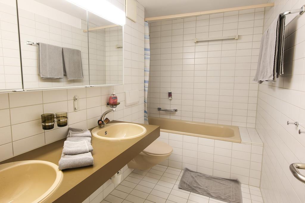 Hotel Gruesch ภายนอก รูปภาพ